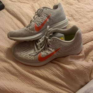 Grey Nike Tennis Shoes